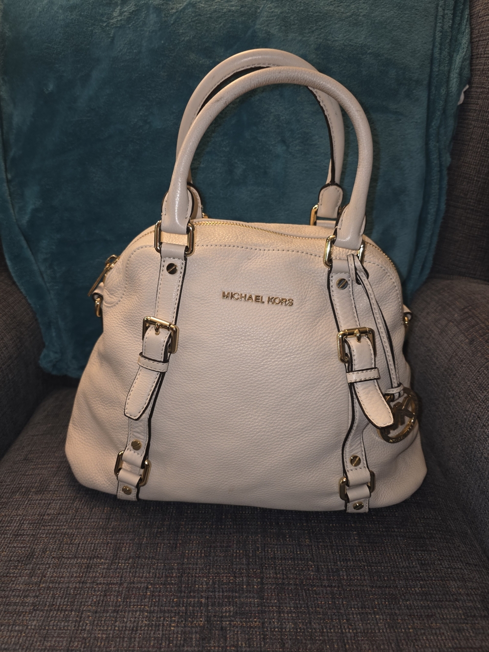 Micheal Kors MK Bedford Cream Pebbled Leather Bowling/Dome Satchel Gold Hardware